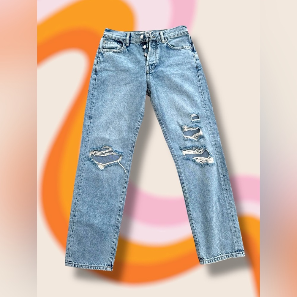 ✨FREE PEOPLE✨ Distressed Boyfriend Jeans in Sun-bleached wash, NWT.